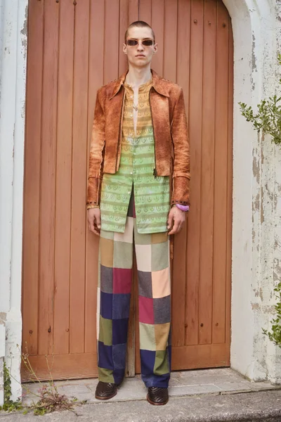 Look 10